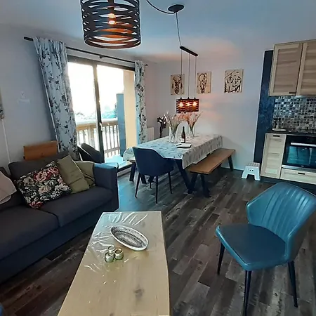 Apartment Valfrejus: Renove 4 Pieces Avec Wifi A 100m Telesiege - Fr-1-265-335 Modane